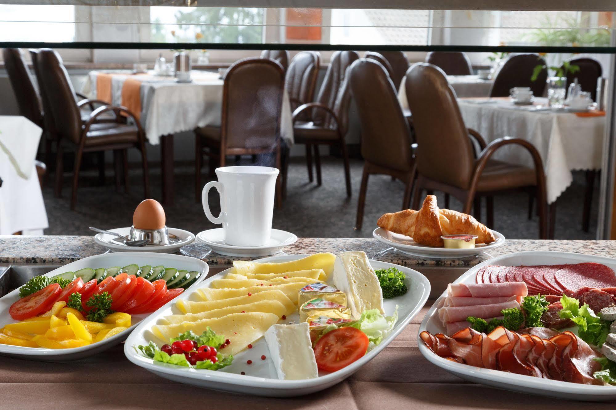 Hotel Am Sonnenhang Kassel Eksteriør billede