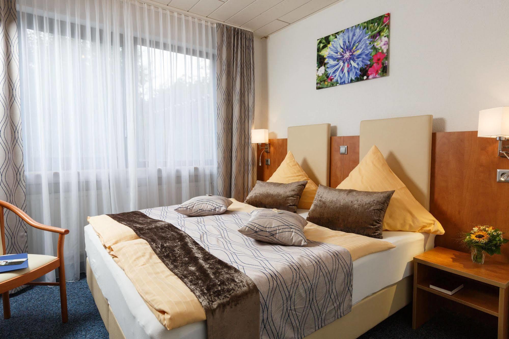 Hotel Am Sonnenhang Kassel Eksteriør billede